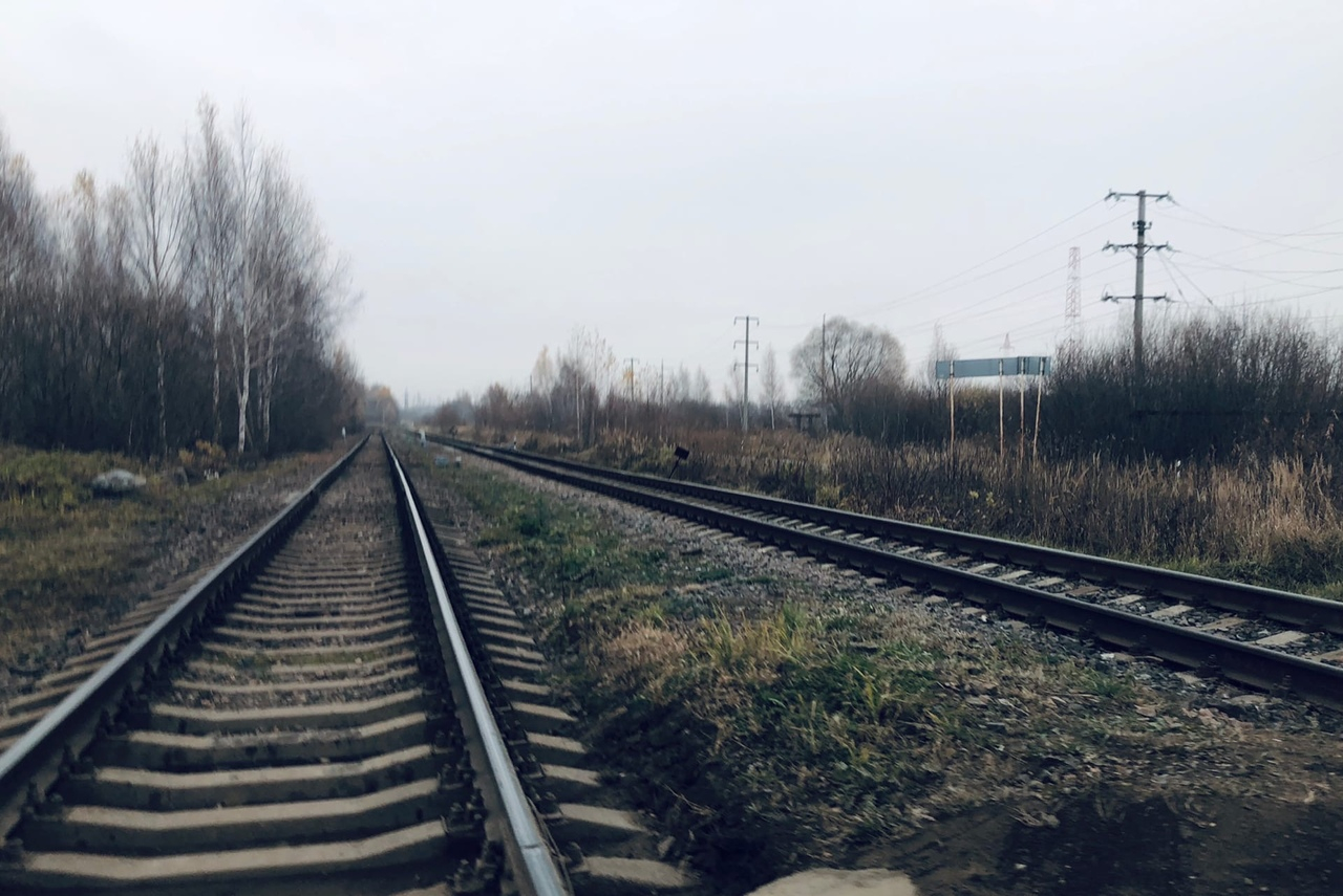 27-летняя мать троих детей погибла под поездом в Нижегородской области