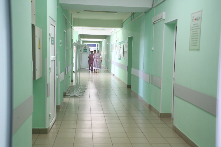 "Заражают не по своей воле":нижегородцы жалуются на работу медперсонала в поликлиниках