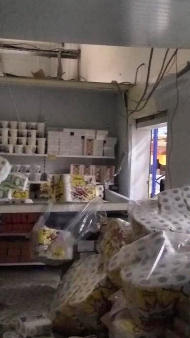 Четыре человека пострадали при падении потолка в одном из магазинов Дзержинска