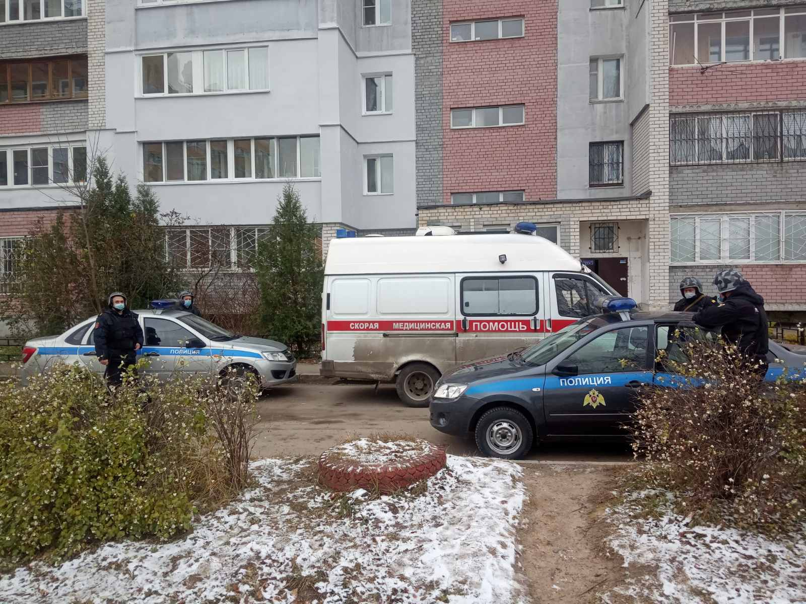 Мужчина с пистолетом напал на врачей скорой в Нижнем Новгороде