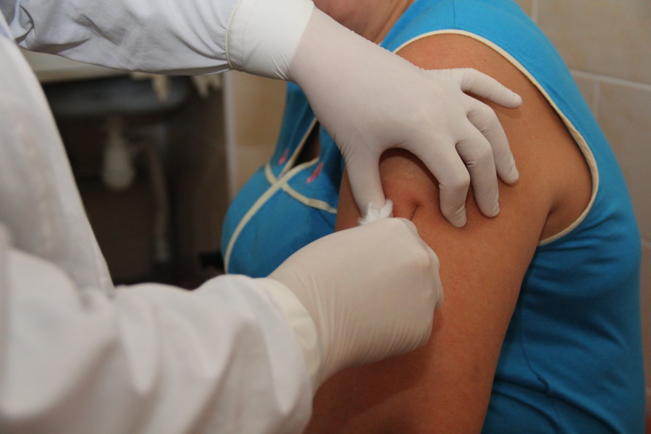 Вакцинация медработников от коронавируса в регионе стартует 11 декабря