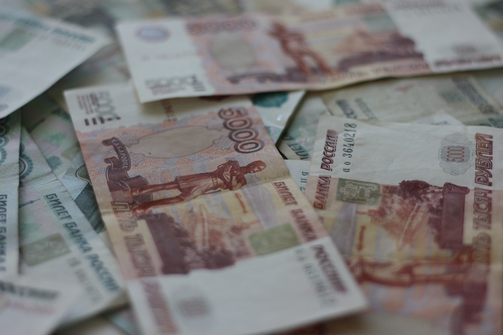 Семьи с детьми до 7 лет в декабре получат по пять тысяч рублей