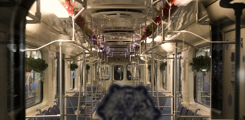 По нижегородскому метро уже курсирует новогодний поезд