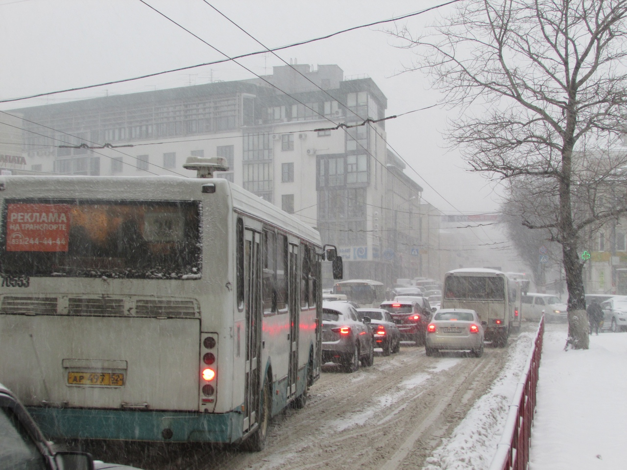 Восьмибалльные пробки сковали дороги Нижнего Новгорода 28 декабря