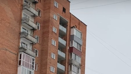 В Сормове мужчина голышом пытался выпрыгнуть с 11 этажа (Видео)