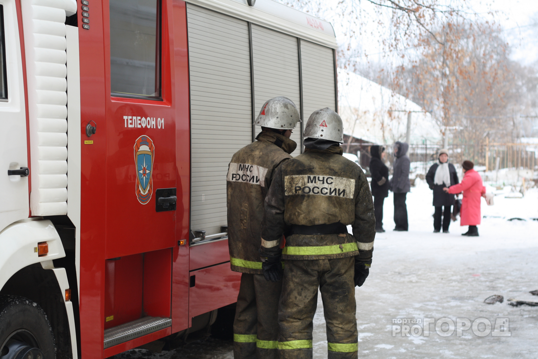В Ленинском районе из горящего кафе эвакуировали 70 человек