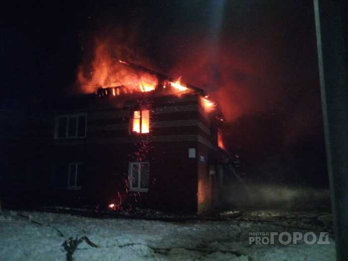 Житель Лыскова погиб в собственном доме во время крупного пожара