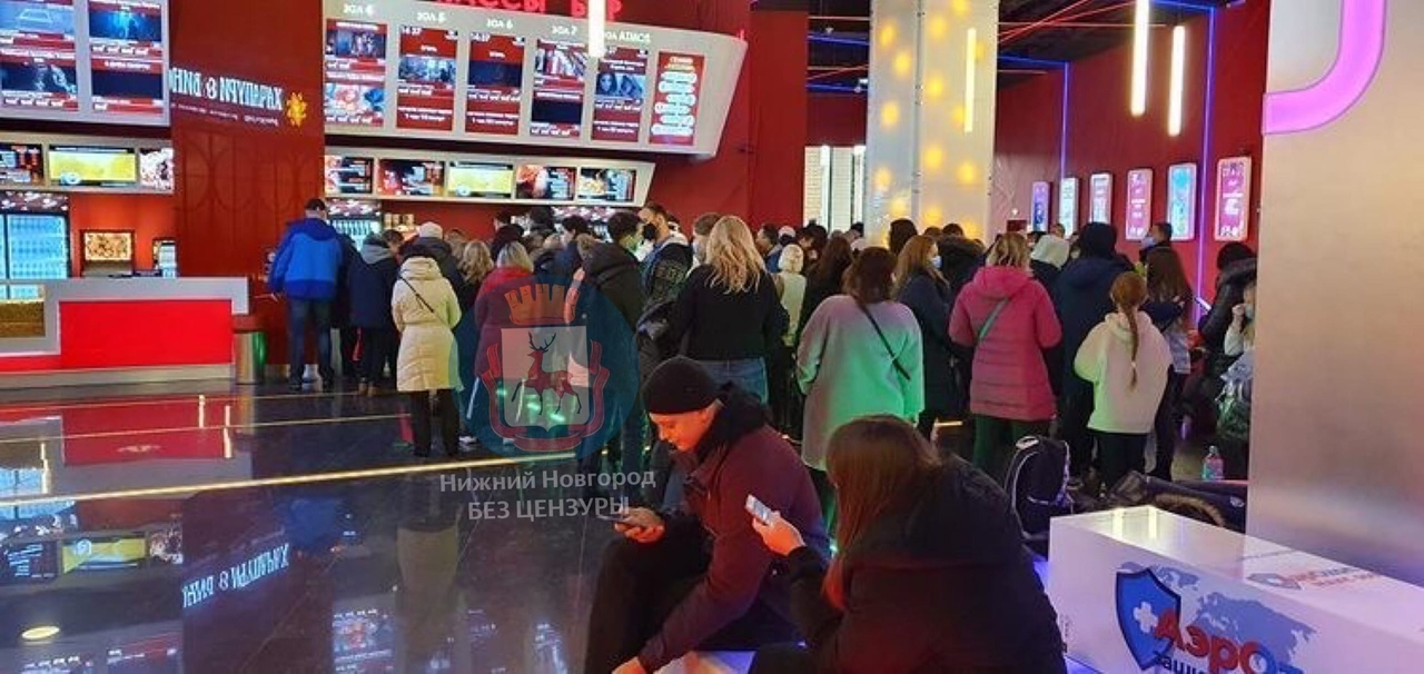 Нижегородцы пожаловались на длинные очереди в кинотеатрах