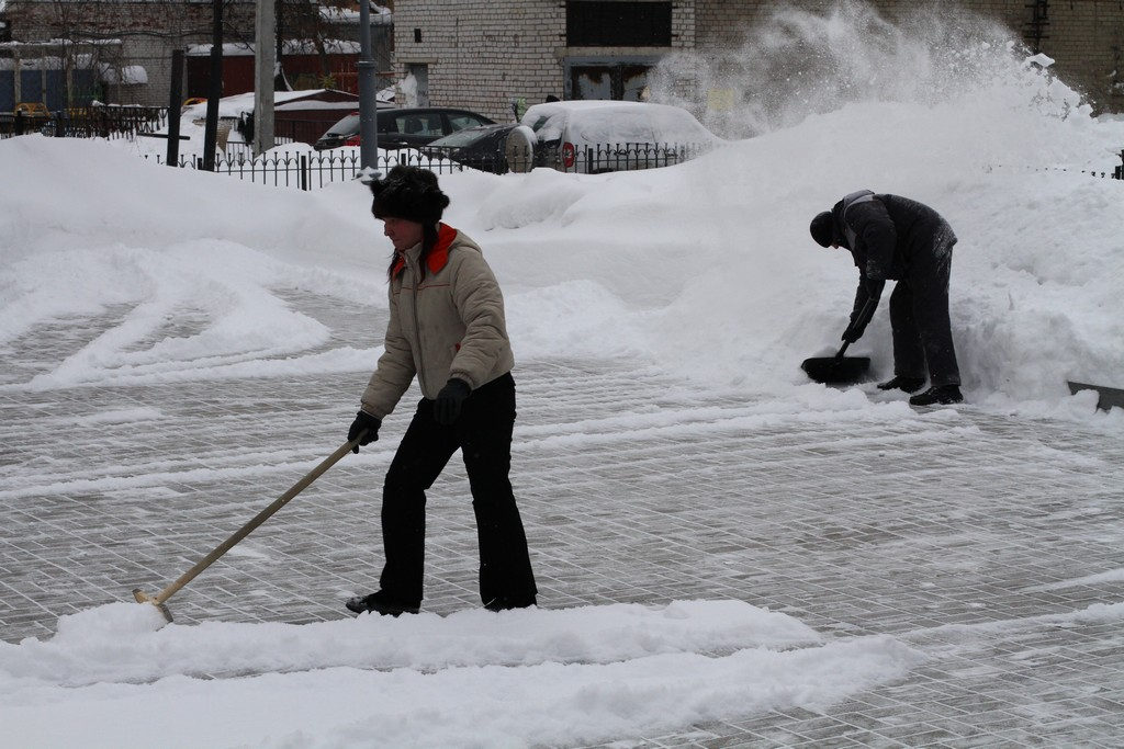 На 49 улицах Нижнего Новгорода продлили запрет остановки и парковки до 24 февраля для уборки снега