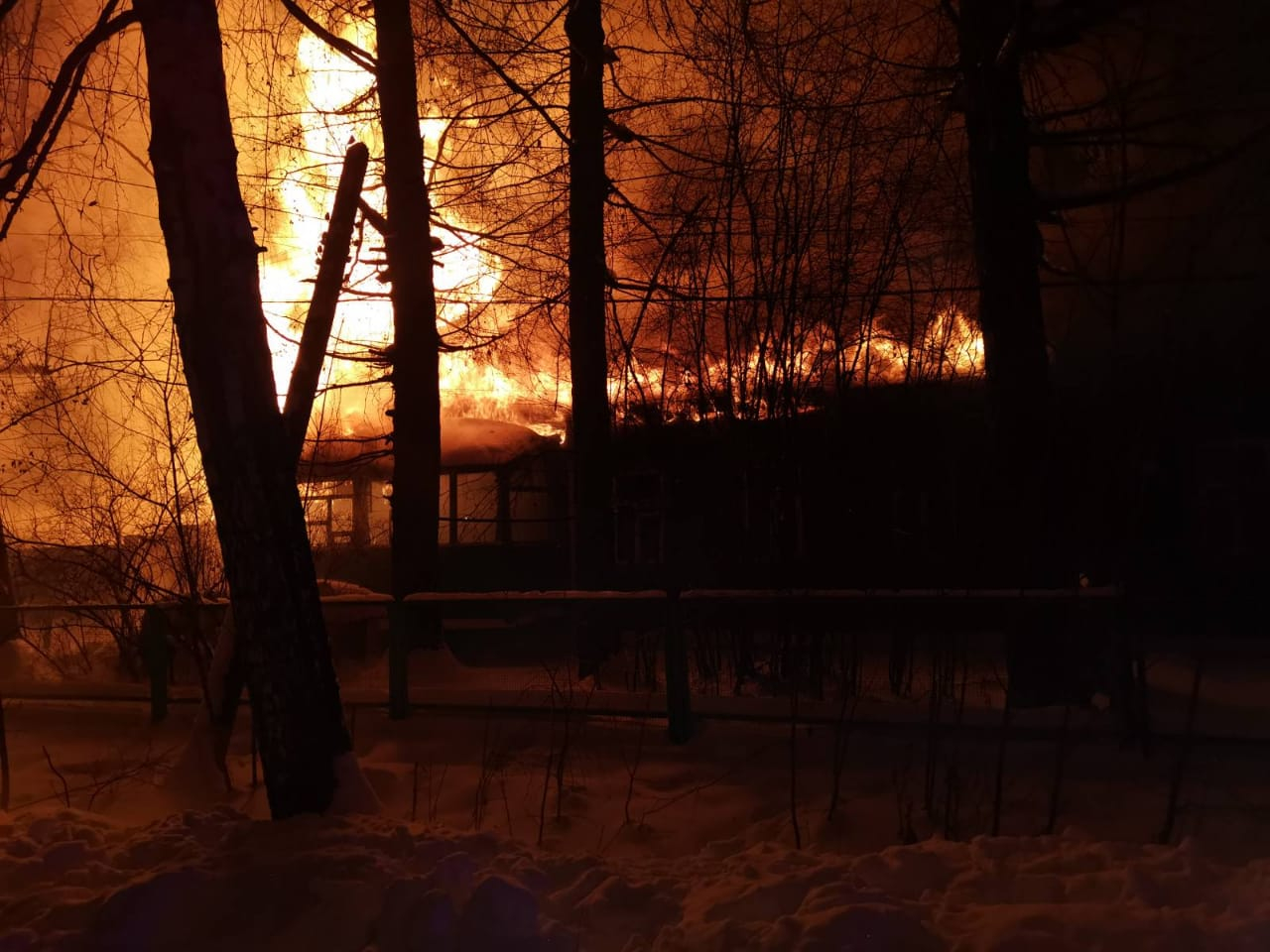 Четыре человека погибли на пожарах в Нижегородской области в ночь на 21 февраля