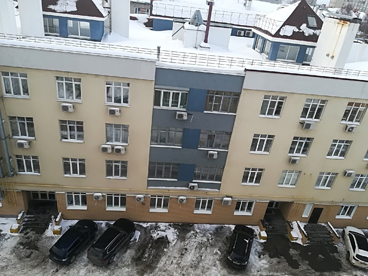 Что делать нижегородцам, если на их машину упал снег с крыши