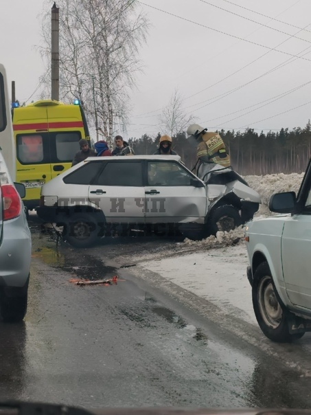 Два человека пострадали в массовом ДТП в Нижегородской области