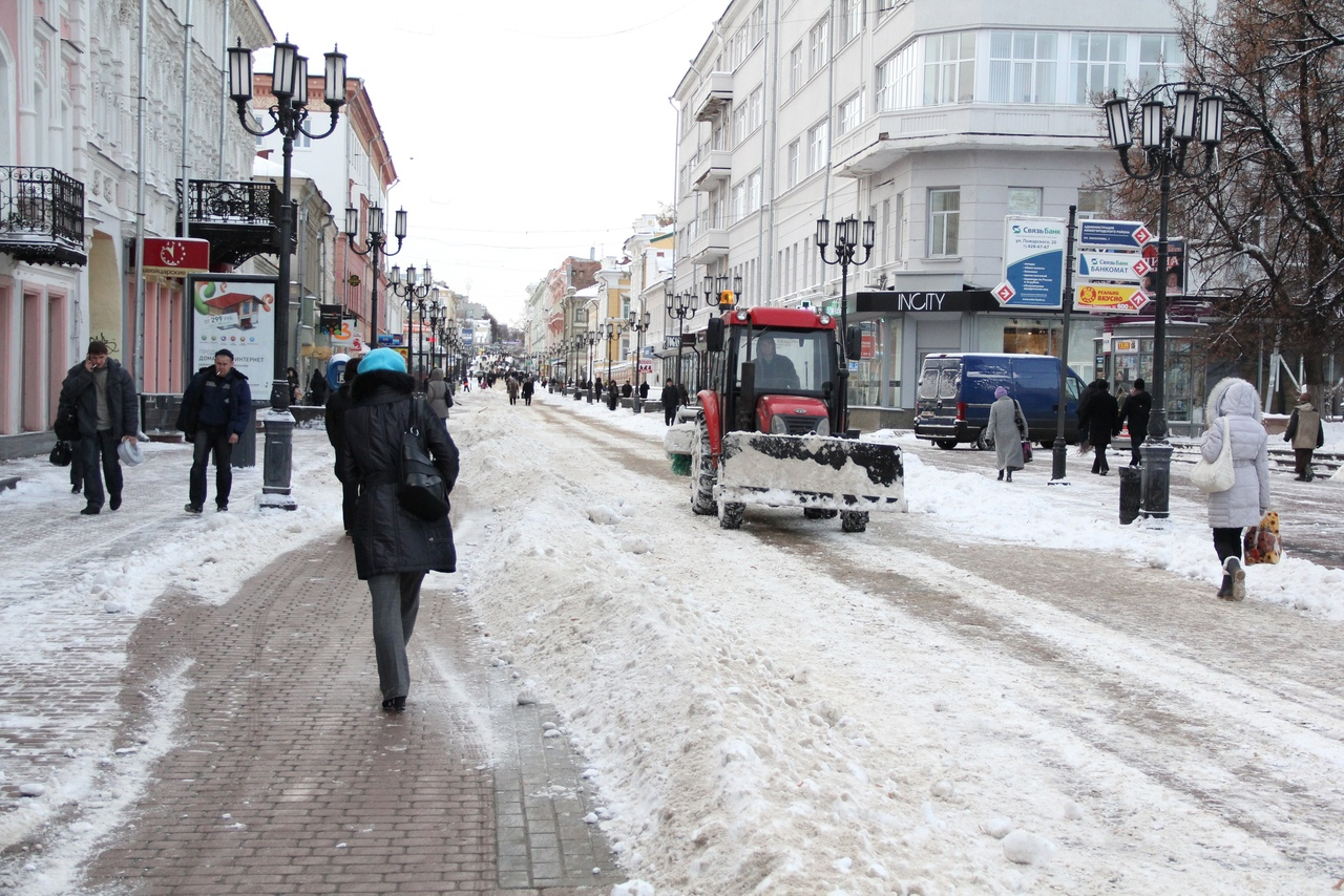 Стало известно, на каких улицах Нижнего Новгорода коммунальщики будут убирать снег в выходные