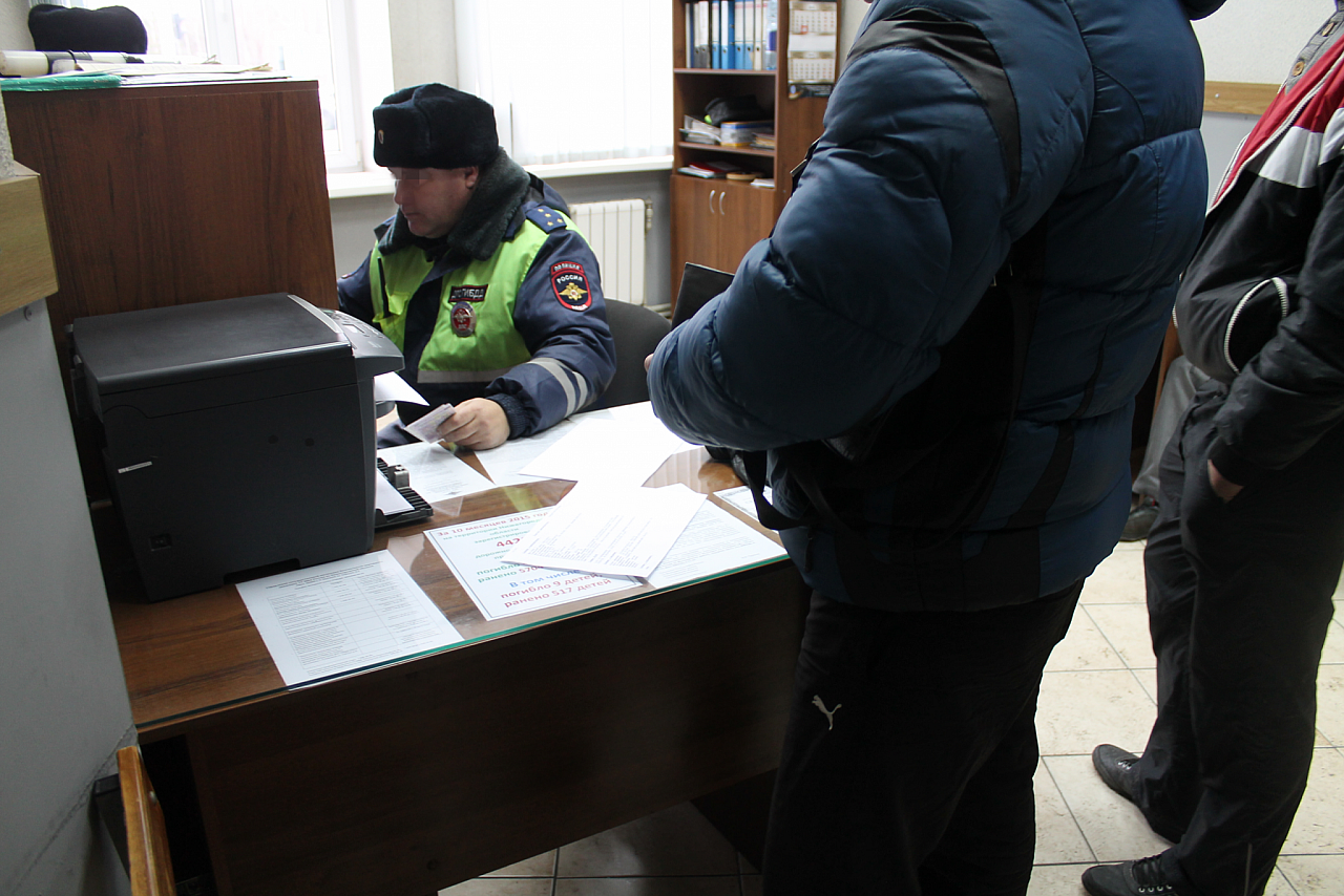 Двое нижегородцев стали фигурантами уголовного дела за покупку фальшивых прав