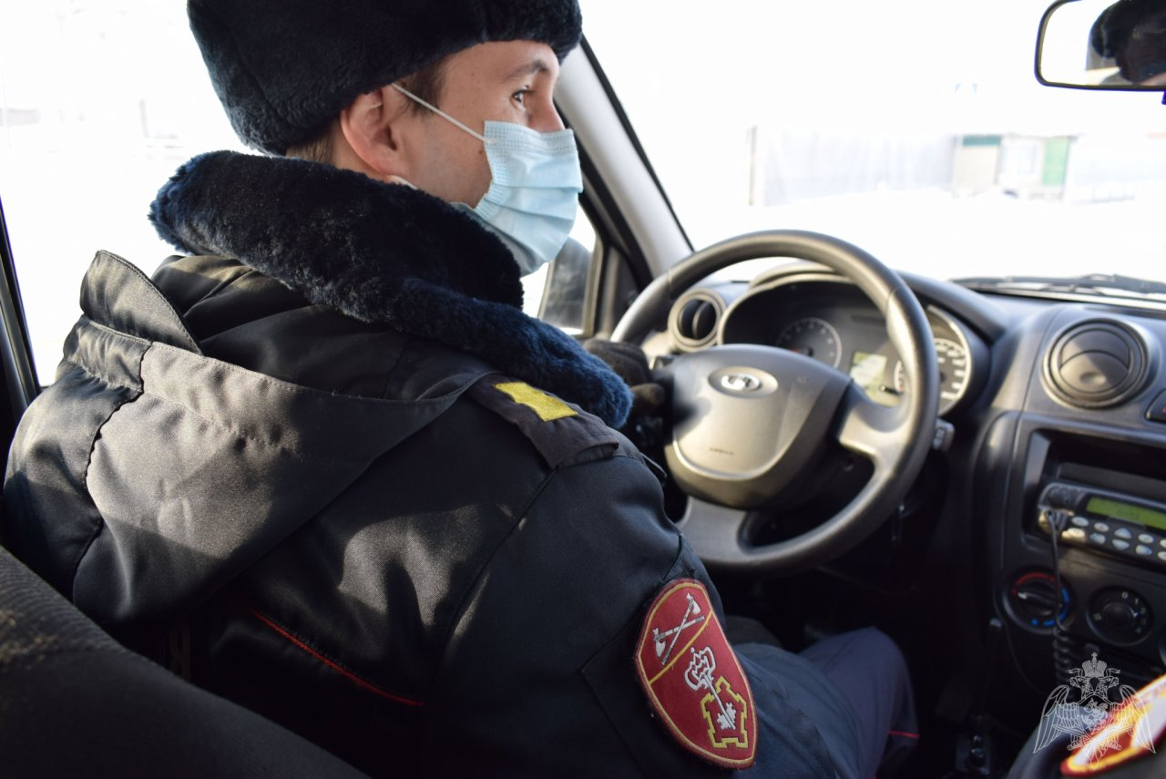 Росгвардейцы остановили нижегородца, попытавшегося убить свою мать