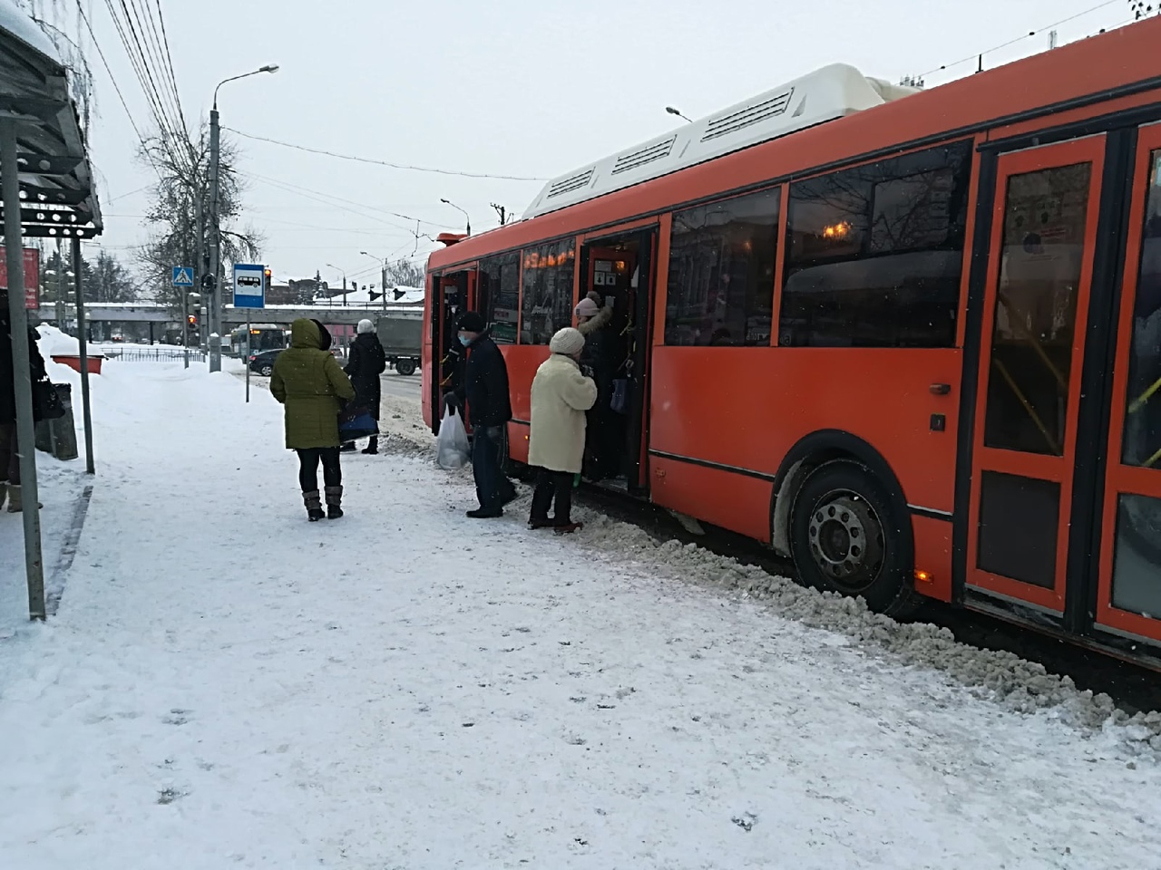 10 автобусов и троллейбус изменят маршруты из-за ремонта на улице Чаадаева со 2 апреля