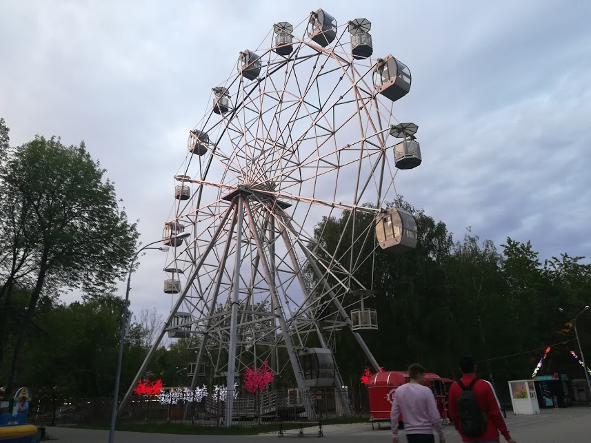 В Нижнем Новгороде началось строительство колеса обозрения на площади Сенной
