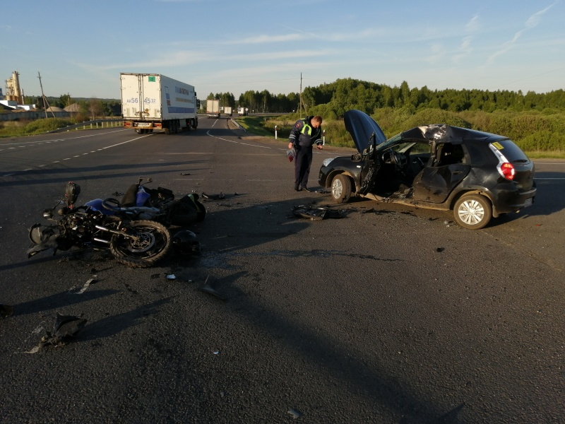 Водитель авто погибла в ДТП с мотоциклом в Лысковском районе