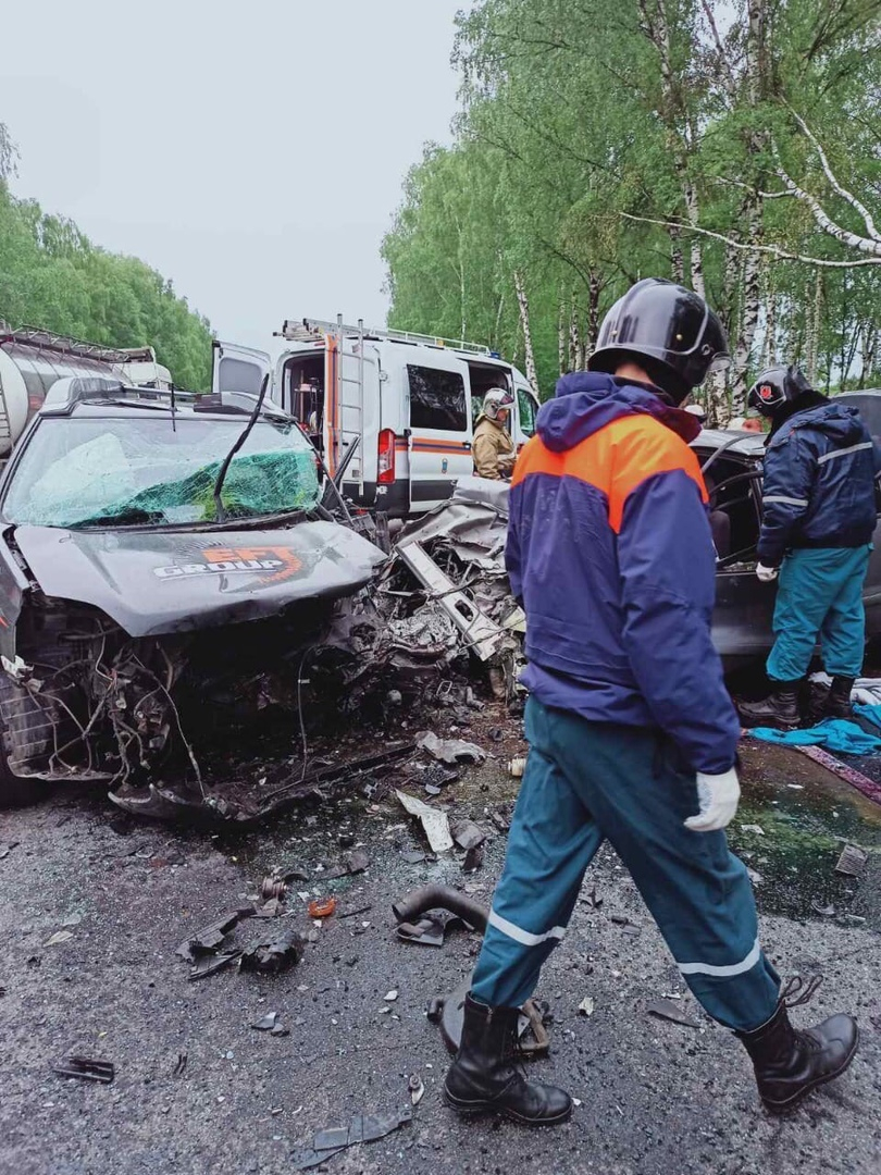 Четыре человека погибли в массовом ДТП на трассе в Борском районе