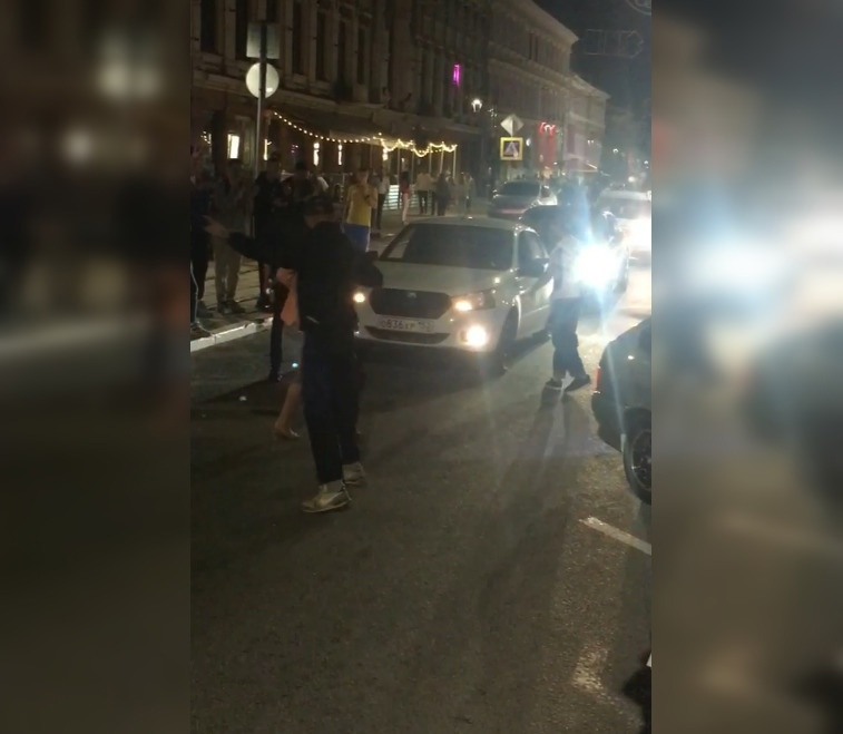 Танцоры лезгинки, перекрывшие дорогу, извинились перед жителями Нижнего Новгорода