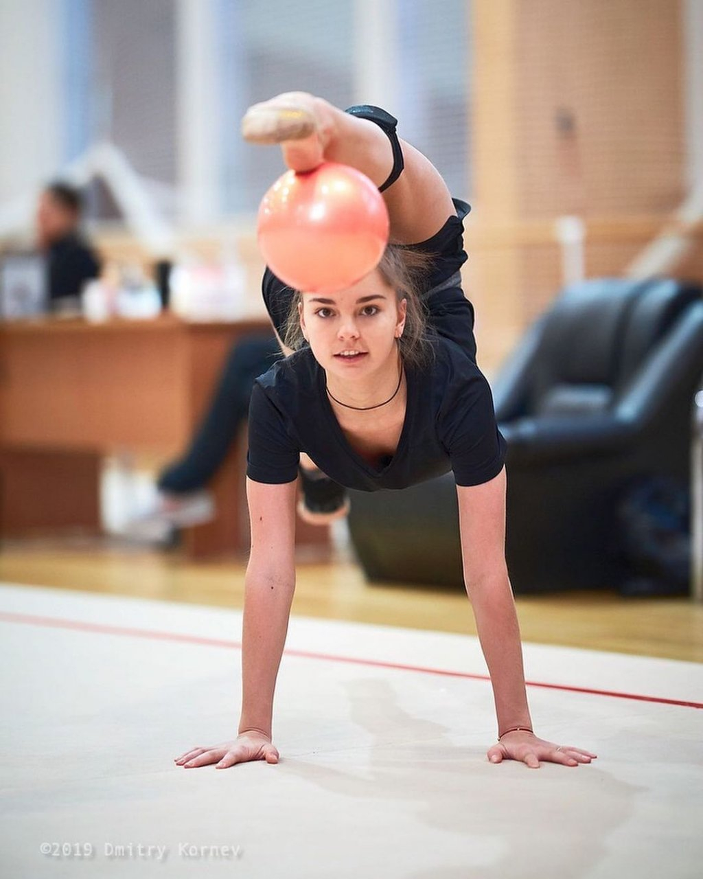 Гимнастка Арина Аверина отказалась от решения прекратить карьеру после скандала в Токио