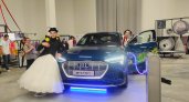 Электрокар представили в виде арт-объекта на выставке в Нижнем Новгороде