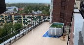Житель многоэтажки в Кстово устроил на крыше шашлычную с бассейном