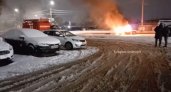 Сразу две машины сгорели ночью в Сормово 