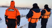 Пора сматывать удочки: рыбаков унесло на льдине в Нижегородской области 