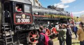 Жители Нижнего Новгорода торжественно встретили поезд Победы