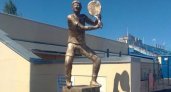 Жители раскритиковали новые скульптуры спортсменов в Дзержинске: "Очередная "Алёнушка"