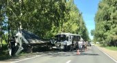Автобус с пассажирами столкнулся с грузовиком под Бором