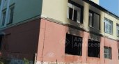 В Дзержинске загорелось здание бывшей школы