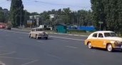 Колонна ретро автомобилей из Ханты-Мансийска проехала по Нижнему Новгороду