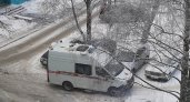 Нижегородцев просят помогать медикам вытаскивать застрявшие машины скорой помощи из снега
