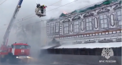 Нижегородский спасатель упал с 4-метровой высоты при тушении старинного дома