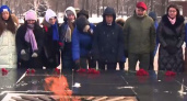 Ветераны, военные и юные нижегородцы возложили цветы к Вечному огню в честь праздника