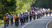 Более 300 нижегородцев проехали 70 км на велосипедах и ударили в "Колокол памяти"