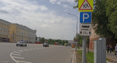 Площадь перед Кремлем превратили в парковку для автобусов