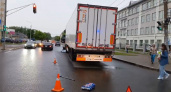 Женщина переходила дорогу и умерла под большегрузом в Нижнем Новгороде