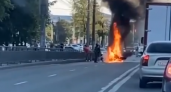 Мотоцикл вспыхнул после столкновения с легковушкой в Нижнем Новгороде