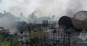 Несколько часов пожарные тушили бочки с машинным маслом в Богородском районе