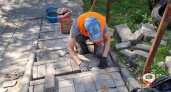 По замечаниям горожан ремонтируют лавочки и брусчатку в Нижнем Новгороде