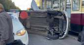 Такси влетело в трамвай на Белинского в Нижнем Новгороде, образовалась пробка