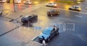 Автомобиль без водителя выехал на дорогу и протаранил машину нижегородца