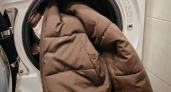Достаю пуховик из стиралки — а он как новый без комков и разводов: умелые хозяйки стирают куртки дома без опасения