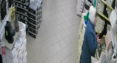 Жительница Шахуньи ушла из магазина в новых сапогах не заплатив, а свои положила в коробку 