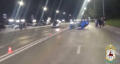 На Нижневолжской набережной после столкновения с Hyundai перевернулась Honda
