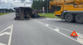 Грузовик с металлическими рулонами опрокинулся под Выксой