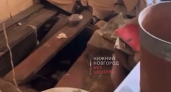 В Нижнем Новгороде арендатор устроил хаос в квартире и исчез: проломил пол, сделал будку и не только